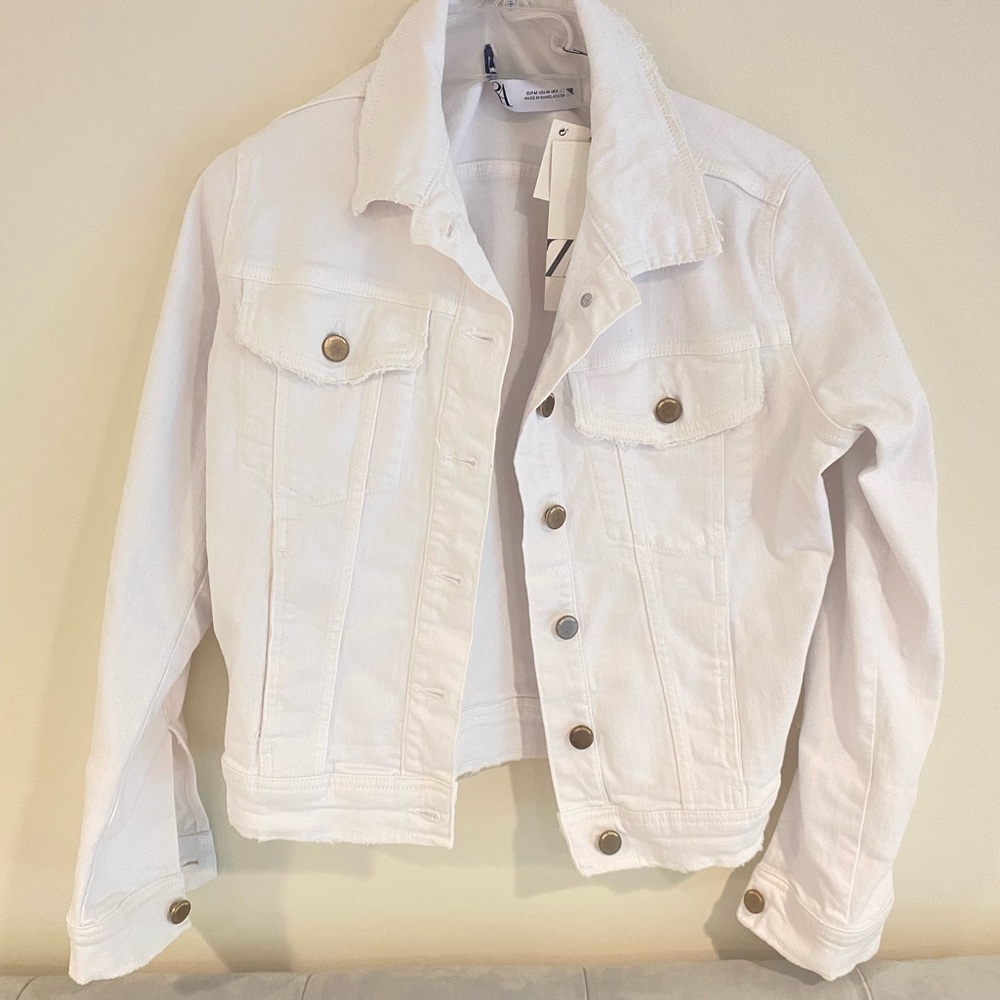 Zara White Denim Jean Jacket With Silver Buttons